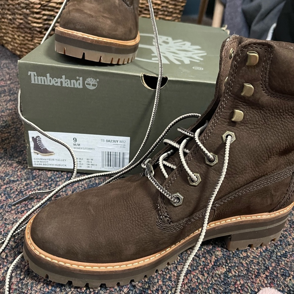 NEVER WORN- Womens Timberlands